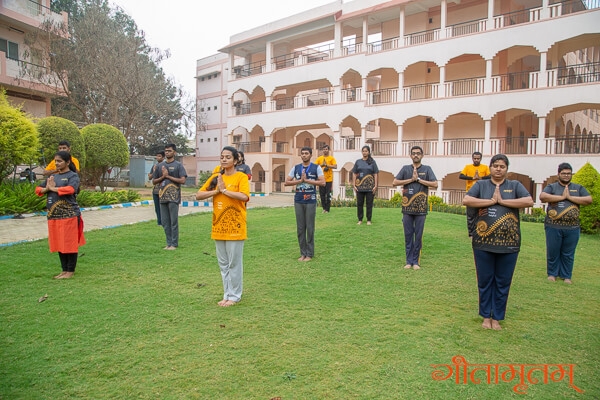 n18yoga-16 n18yoga-16