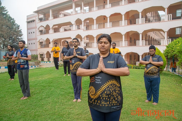 n18yoga-17 n18yoga-17
